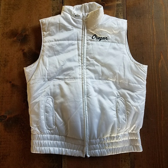 Nike Jackets & Blazers - NWT Oregon Ducks Nike Puffer vest